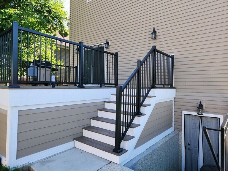 paradise deck builders oshawa - white and beige deck with stairs